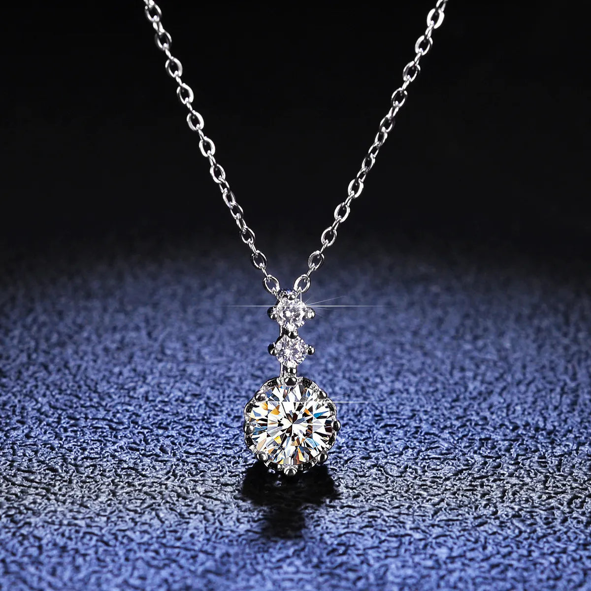 Custom-made necklaces for women -Simple Style Round Sterling Silver Inlay Moissanite Zircon Pendant Necklace