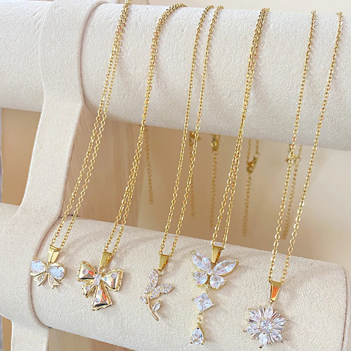 Vintage necklaces for women -Elegant Luxurious Butterfly Stainless Steel Inlay Rhinestones Zircon Gold Plated Pendant Necklace