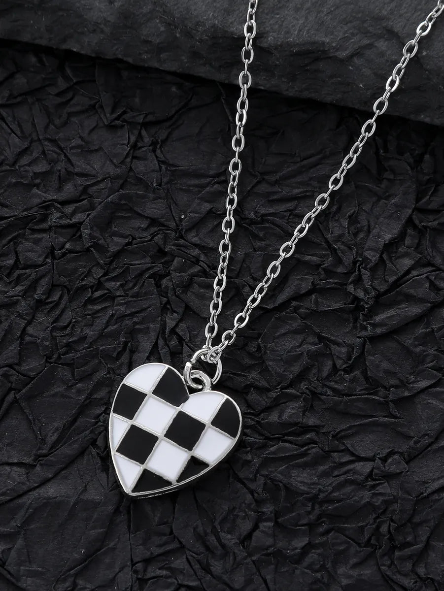 Floral necklaces for women -Alloy Resin Cute Heart Shape Inlay Resin Pendant Necklace