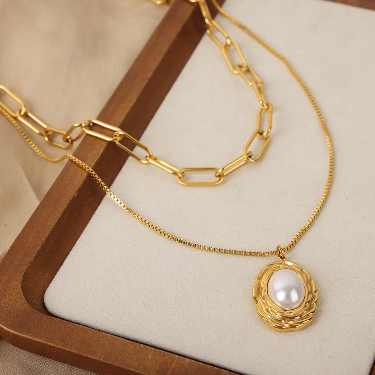 Vintage necklaces for women -Casual Elegant Simple Style Solid Color Imitation Pearl Titanium Steel Layered Plating Inlay 18k Gold Plated Double Layer Necklaces