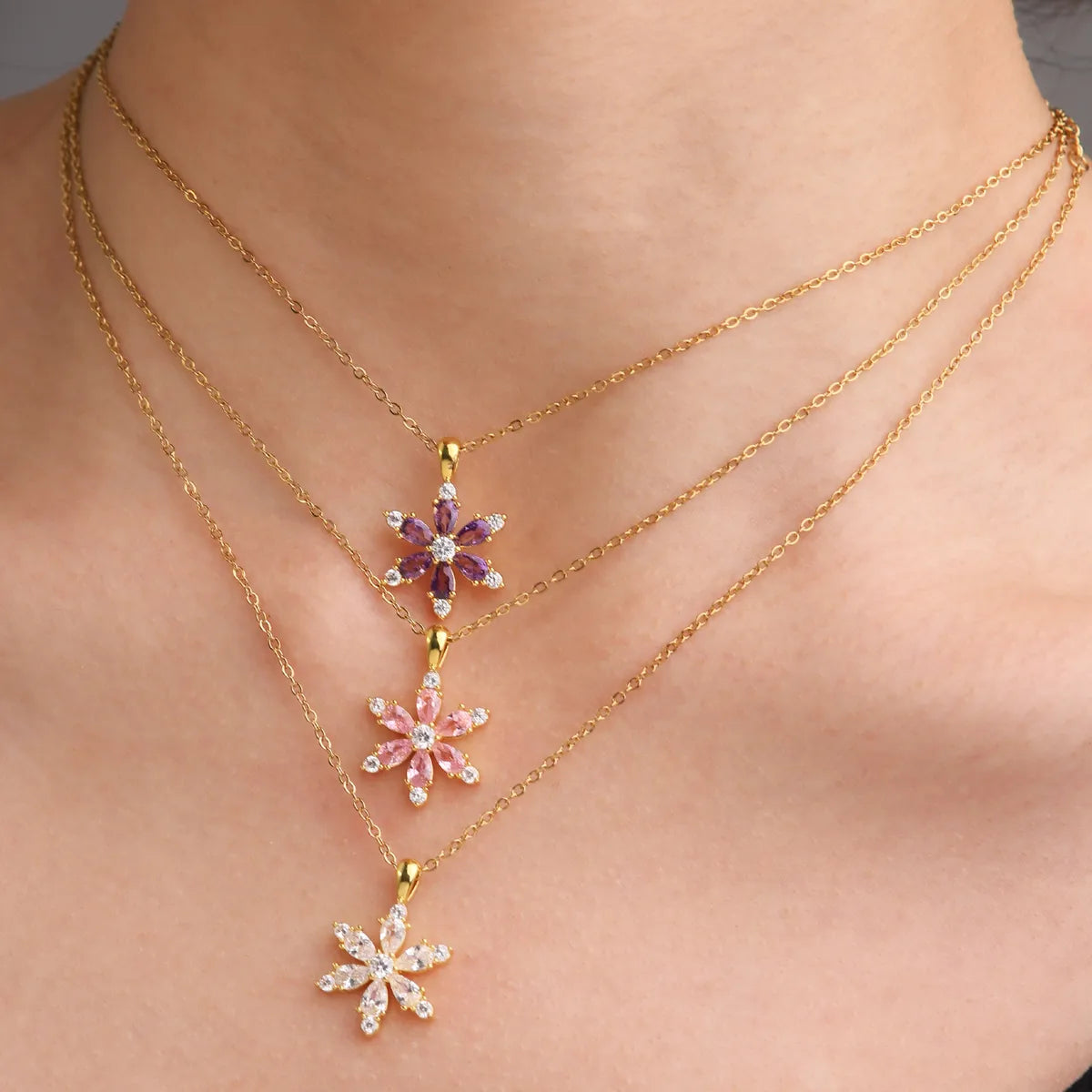 Diamond necklaces for women -304 Stainless Steel Copper 18K Gold Plated Simple Style Classic Style Plating Inlay Flower Zircon Pendant Necklace