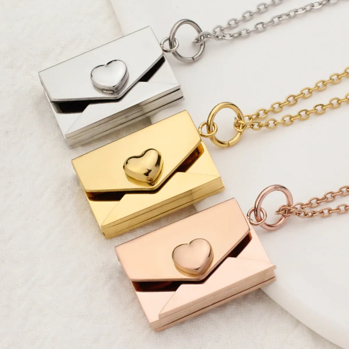 Adjustable necklaces for women -Simple Style Envelope Titanium Steel Polishing Pendant Necklace