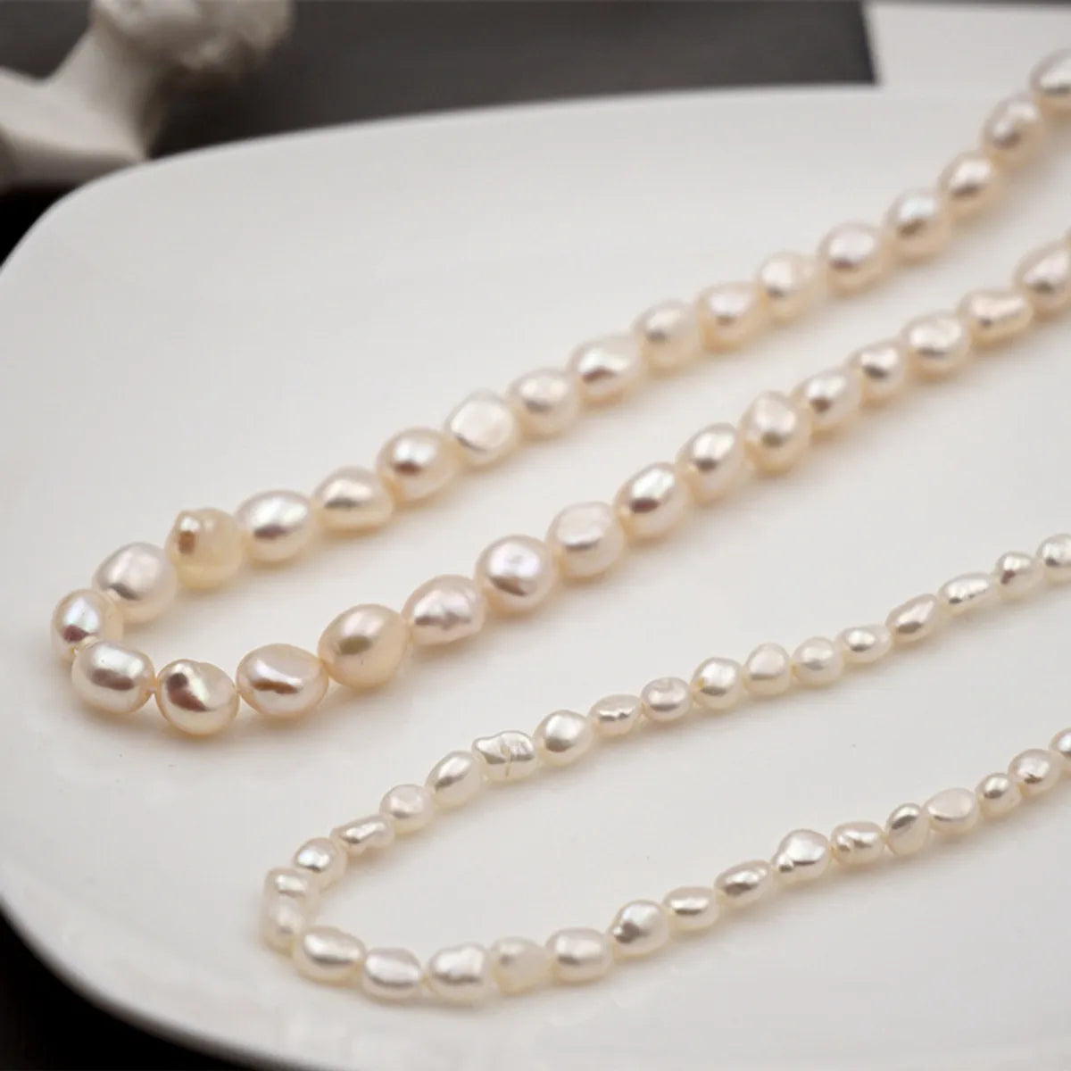 Simple gold chain necklaces for women -Retro Round Pearl Titanium Steel Necklace