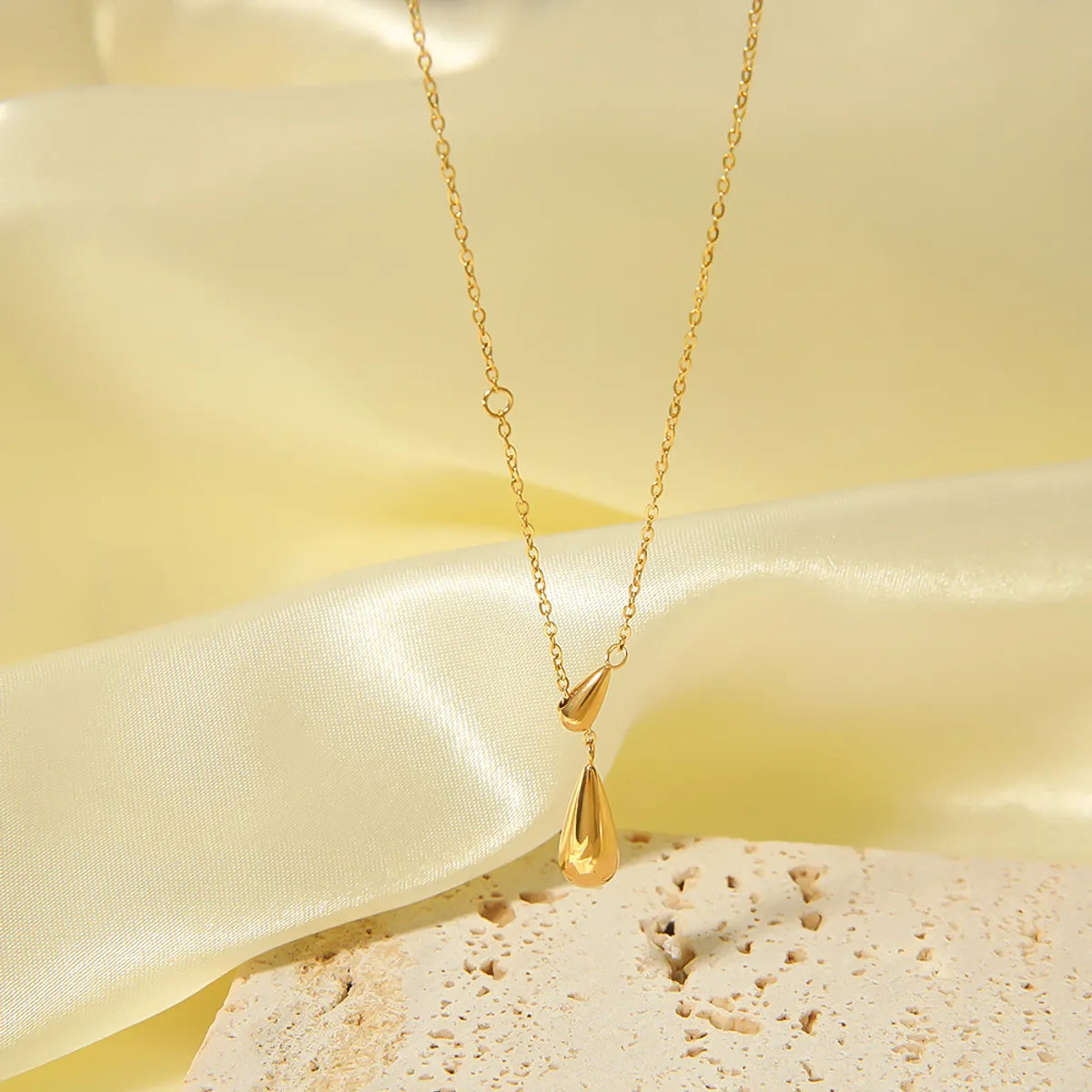 Sparkling necklaces for women -Stainless Steel Titanium Steel 18K Gold Plated Simple Style Water Droplets Necklace