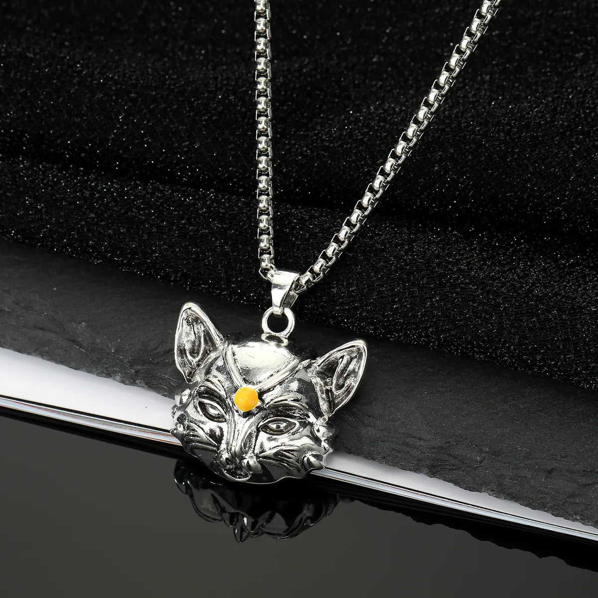 Heart-shaped necklaces for women -Retro Punk Alloy Cat Head Beth Cat Pendant Necklace Sweater Chain