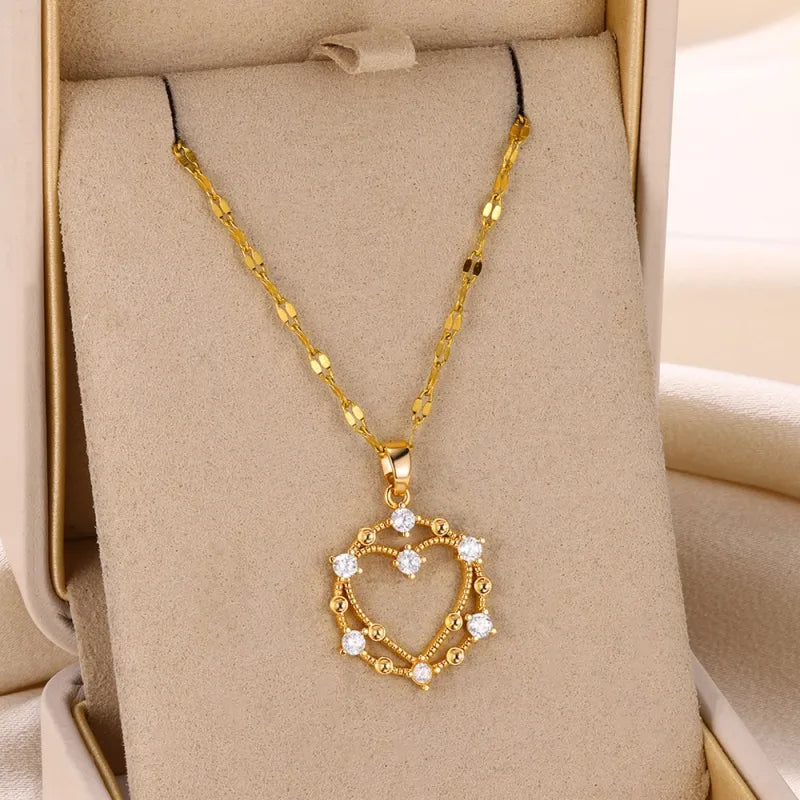 Unique necklaces for women -Wholesale Modern Style Simple Style Heart Shape Copper Inlay 18K Gold Plated Zircon Pendant Necklace