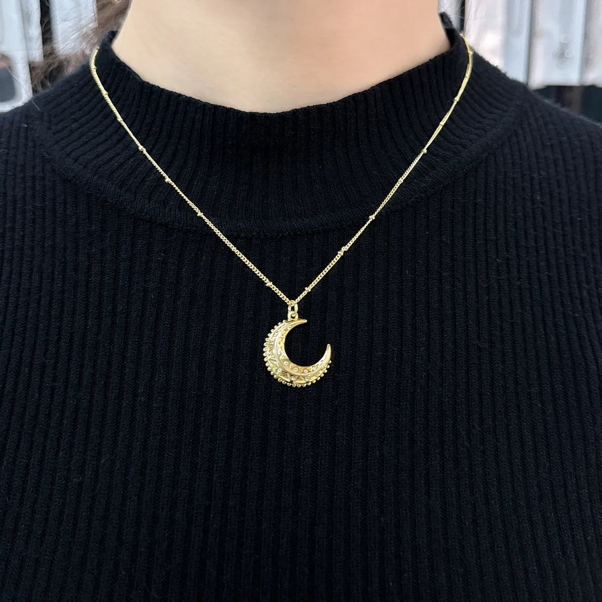 Chic necklaces for women -Copper 18K Gold Plated Basic Simple Style Commute Plating Inlay Dog Moon Bottle Zircon Pendant Necklace