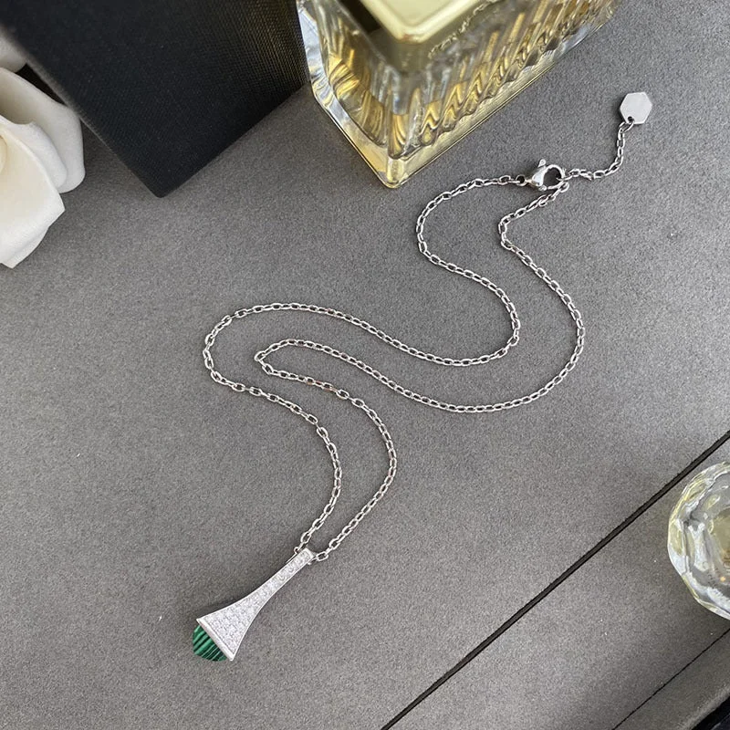 Silver Green (Necklace)