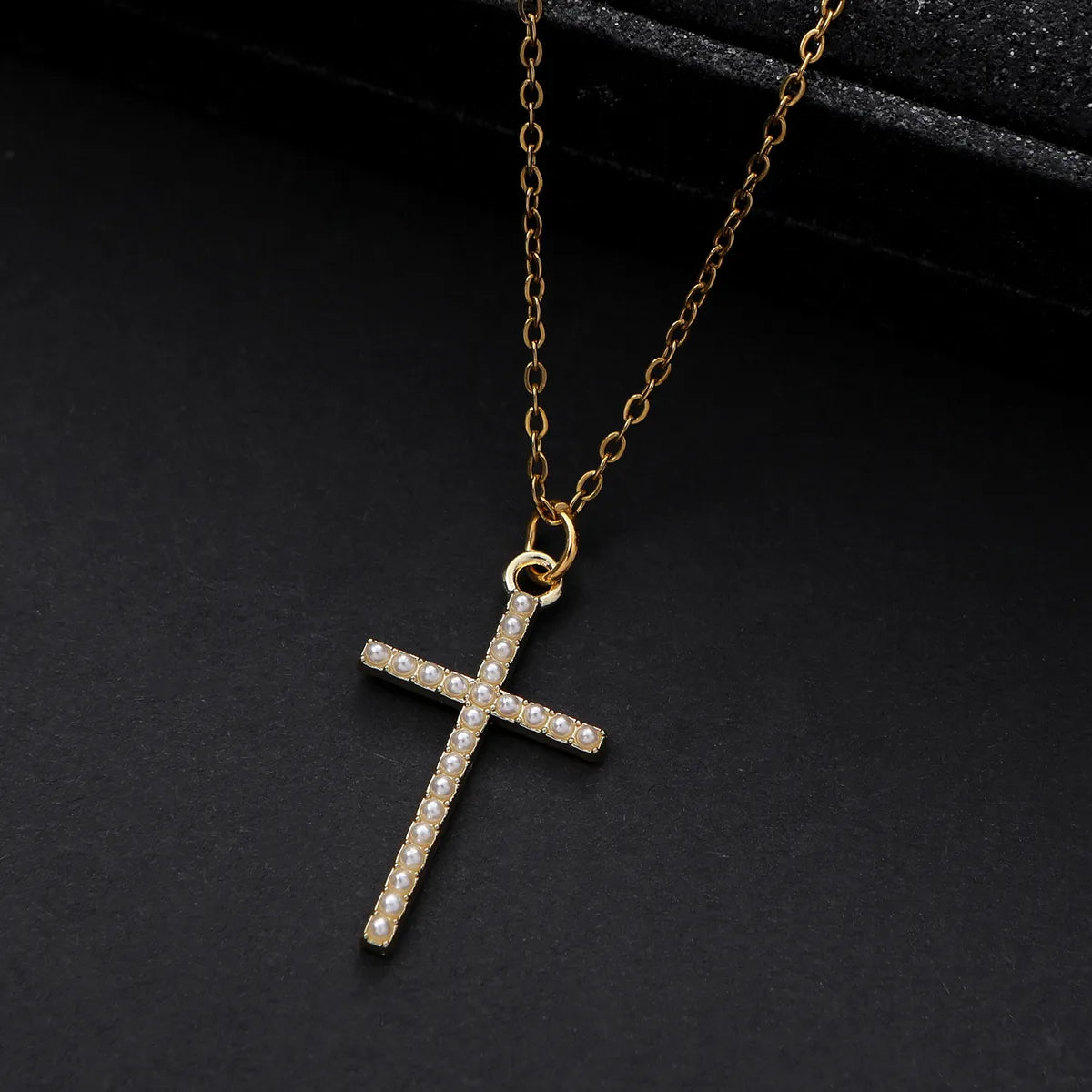 Gold necklaces for women -Shiny Letter Alloy Inlay Pearl Women's Pendant Necklace