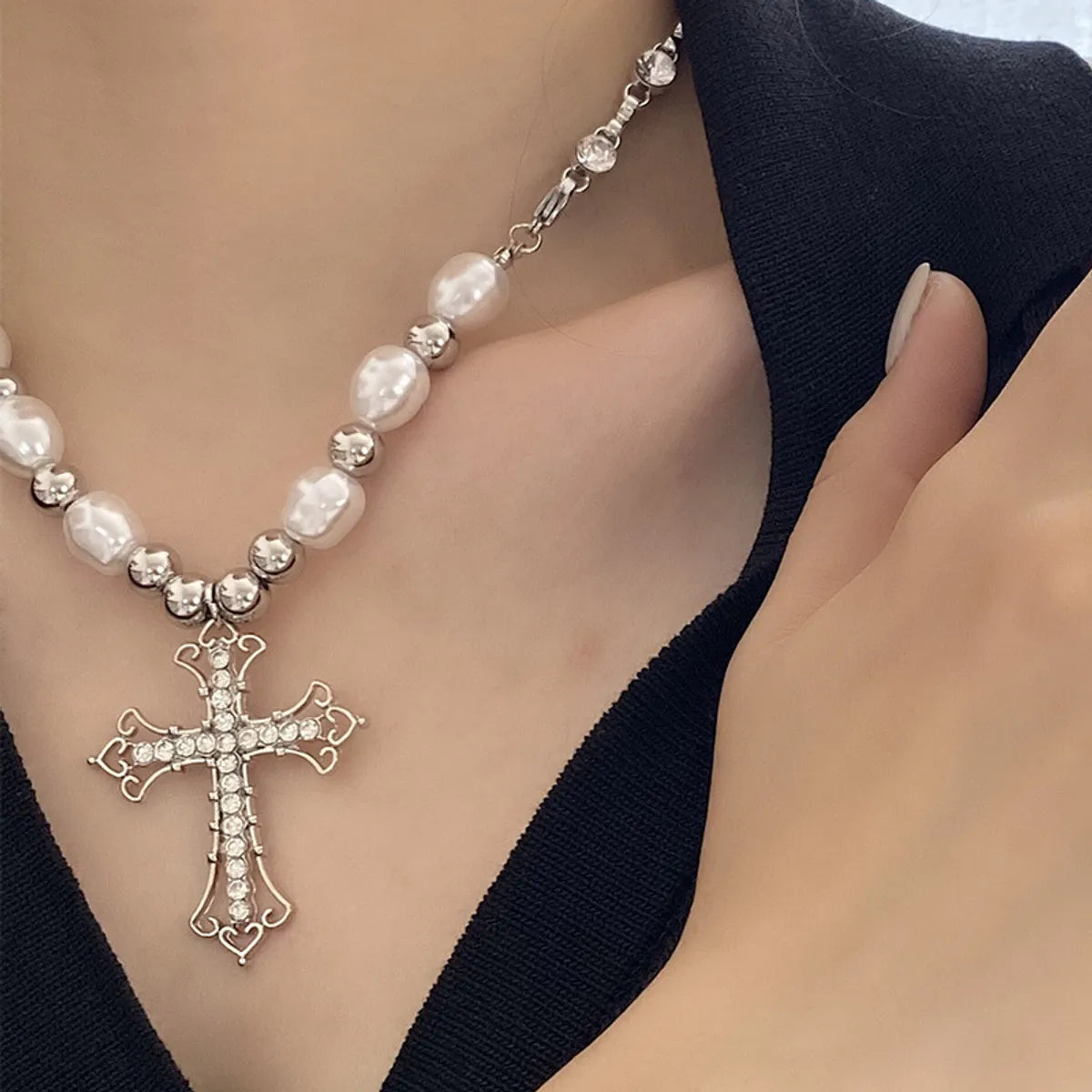 Silver pendants necklaces for women -Fashion Cross Pearl Imitation Pearl Steel Aluminum-magnesium Alloy Women's Necklace