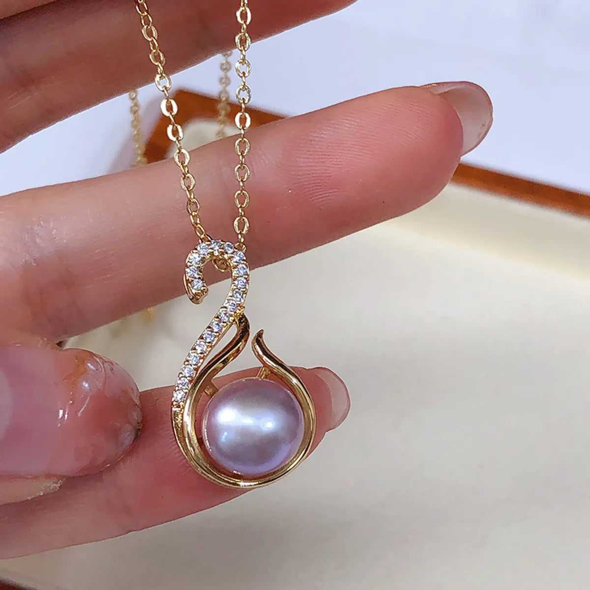 Silver pendants necklaces for women -Lady Irregular Copper Inlay Freshwater Pearl Zircon Pendant Necklace