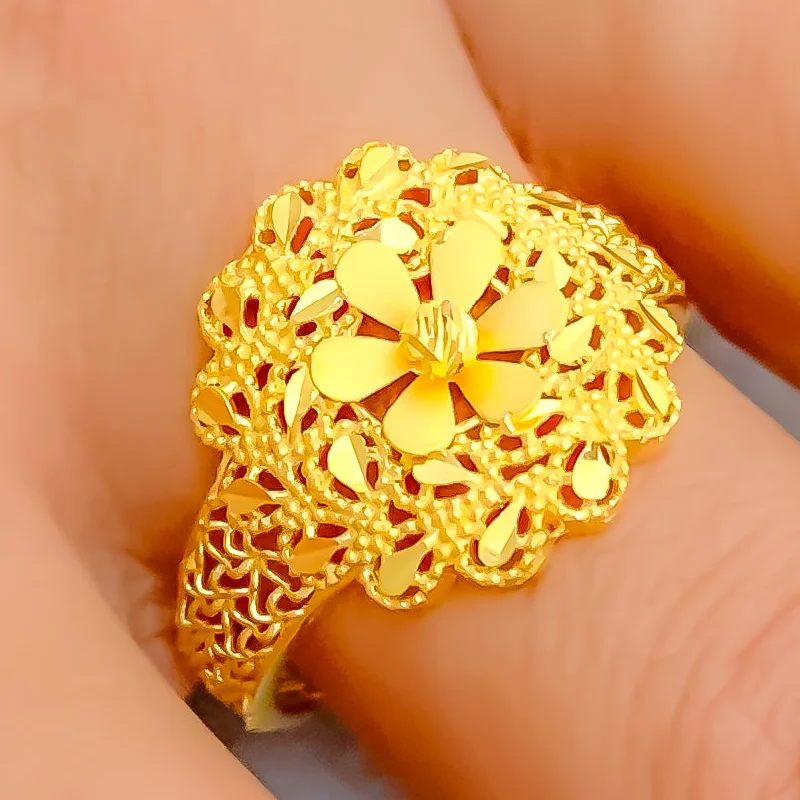 Floral rings for women -Glistening Dapper 22k Gold Flower Ring