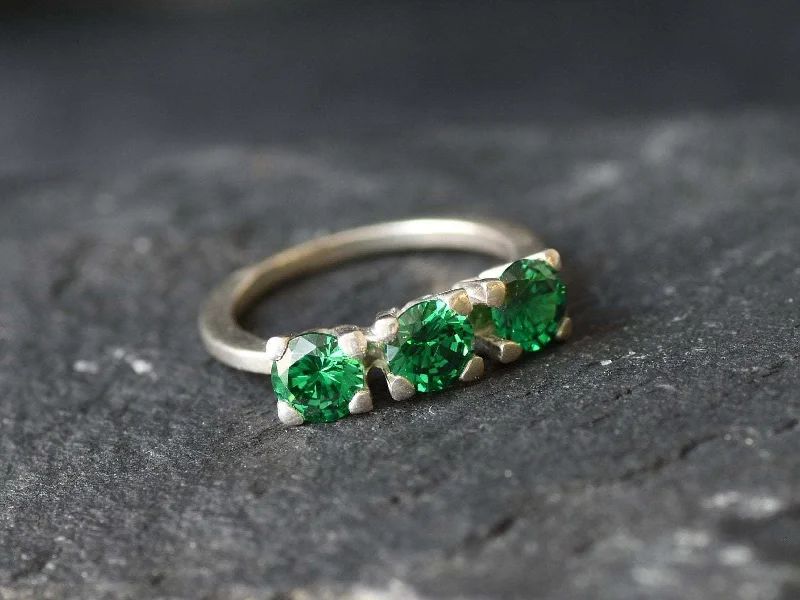 Elegant rings for women -Emerald Trilogy Ring - Green Half Eternity Ring - Vintage Emerald Band