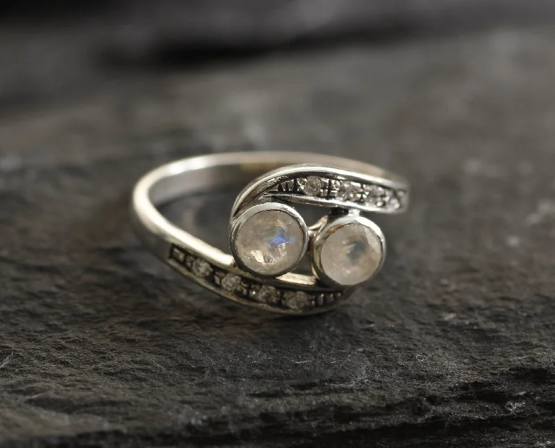 Minimalist rings for women -Natural Moonstone Ring - Two Stone Ring - White Vintage Ring