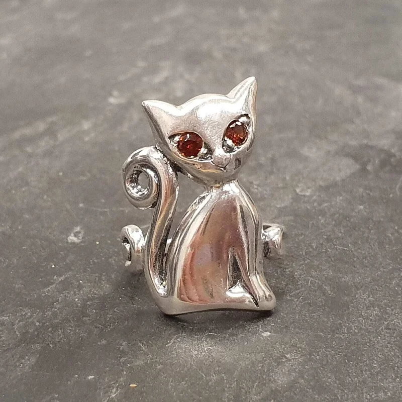 Fashion rings for women -Large Cat Ring - Red Garnet Ring - Silver Cat Ring