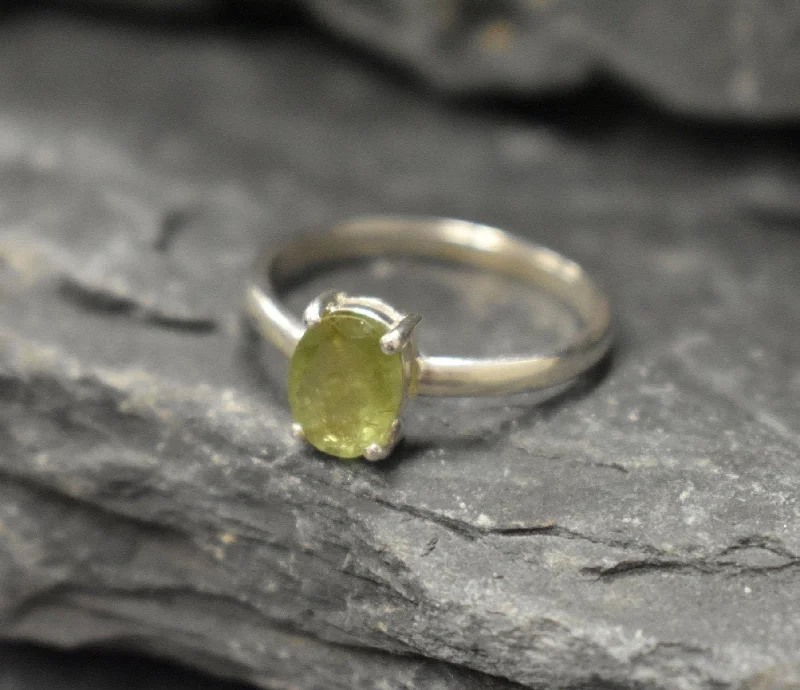 Personalized rings for women -Green Tourmaline Ring - Green Promise Ring - Vintage Oval Ring