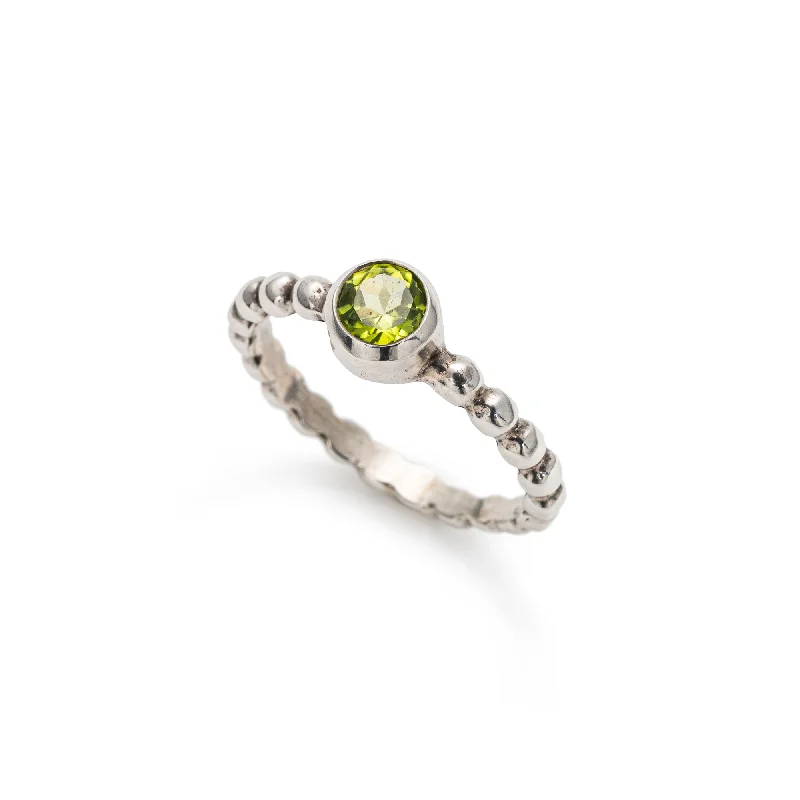 Luxury gemstone rings for women -Peridot Ring - Green Solitaire Ring - Silver Bubble Band