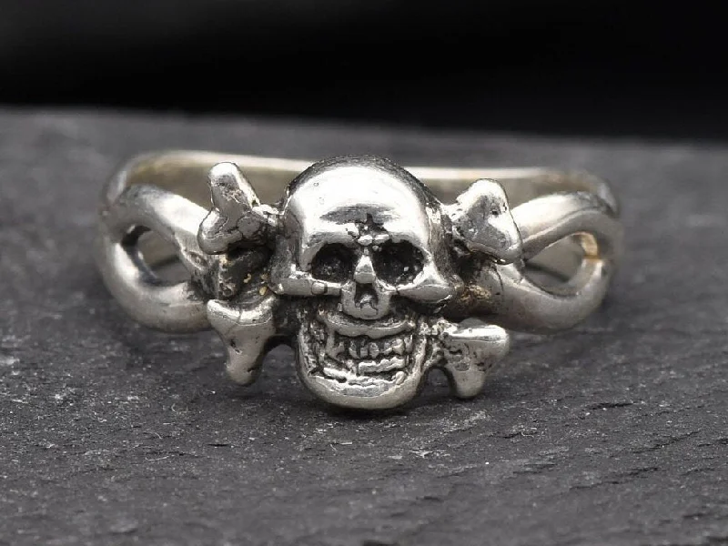 Stackable gold rings for women -Silver Skull Ring - Gothic Silver Ring - Vintage Skull Ring