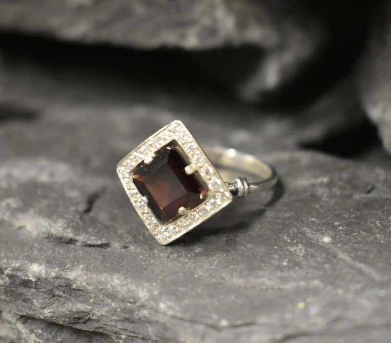 Classic solitaire rings for women -Genuine Garnet Ring - Red Square Ring - Vintage Rhombus Ring