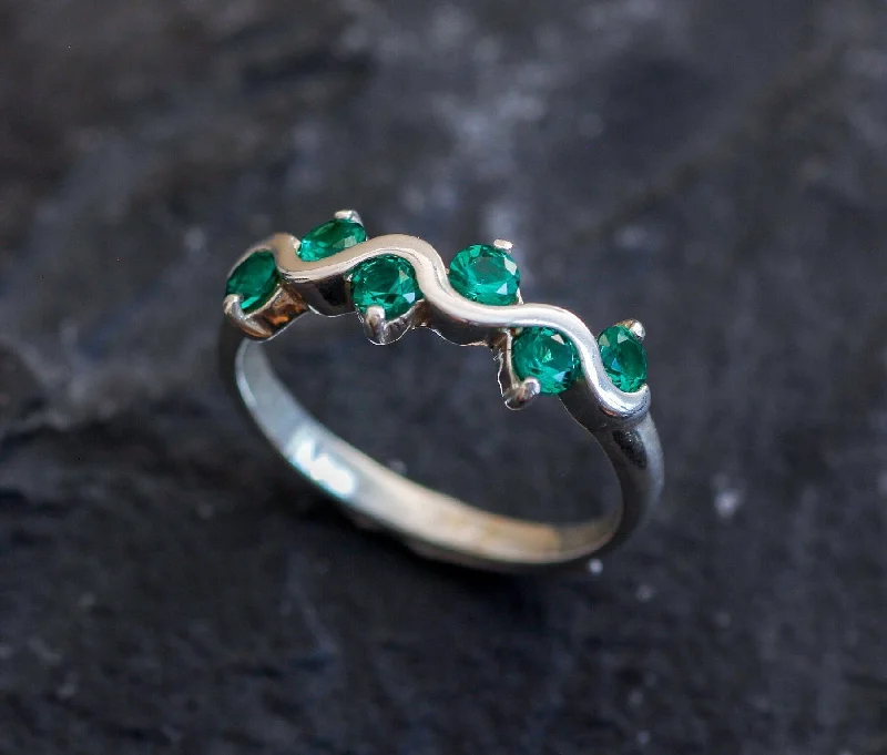 Bridal rings for women -Wavy Emerald Ring - Green Wave Ring - Vintage Eternity Ring