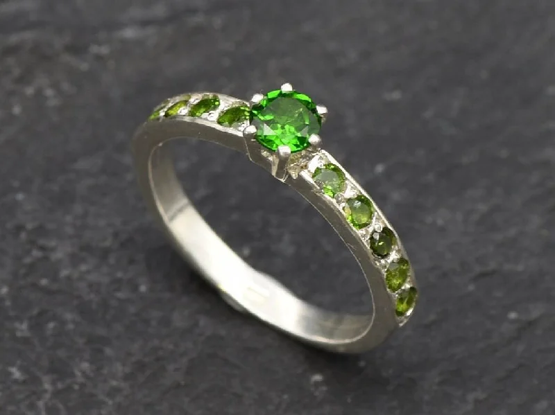 Custom diamond rings for women -Chrome Diopside Ring - Bright Green Ring - Vintage Promise Ring